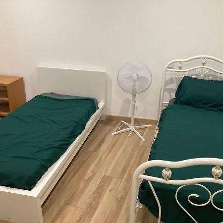 Grande Maison Traversante. Appartement