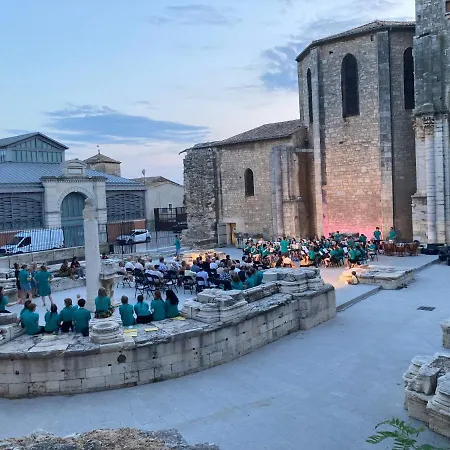 Grande Maison Traversante. Appartement *